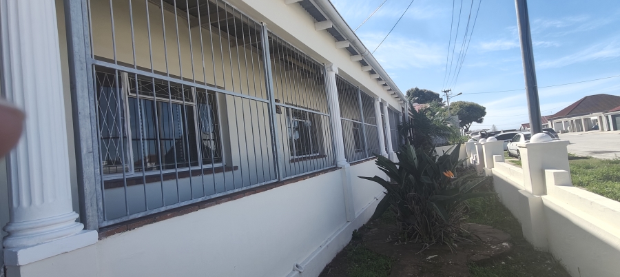 6 Bedroom Property for Sale in Sydenham Eastern Cape